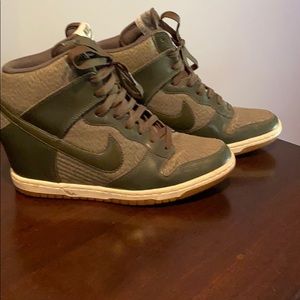 Nike wedge dunks